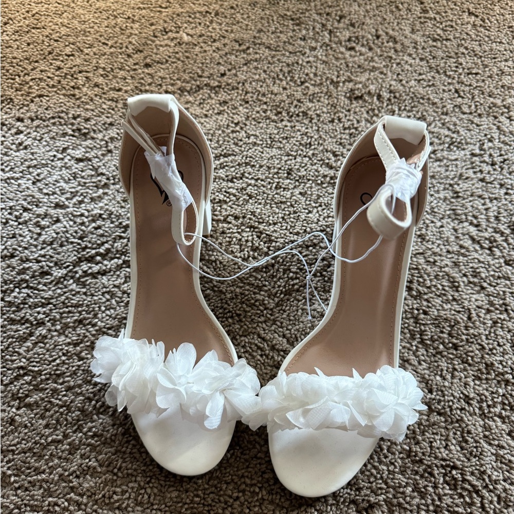 Elegant White Floral Women's Heels